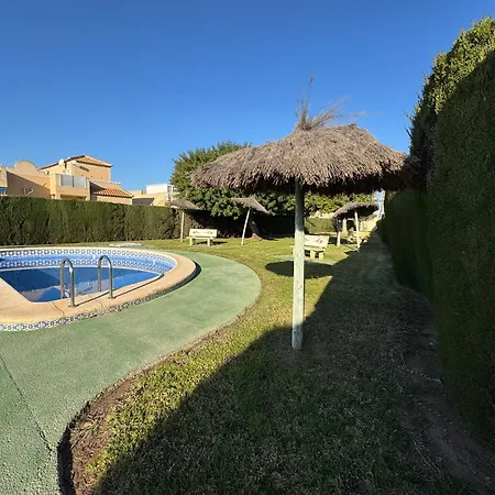 Vakantiehuis Dolce Con Piscina Comunitaria En Torrevieja